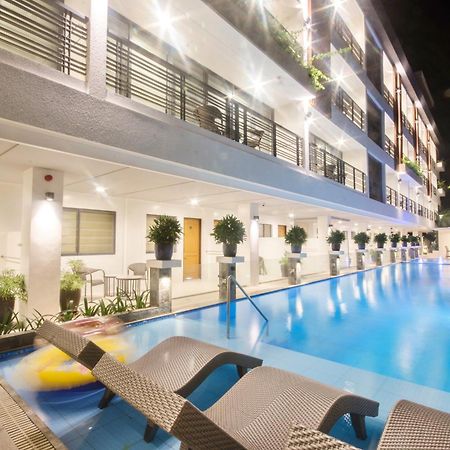 คอมแมนเดอร์ สวีท เดอ โบราไกย์ Hotel Manoc-Manoc ภายนอก รูปภาพ
