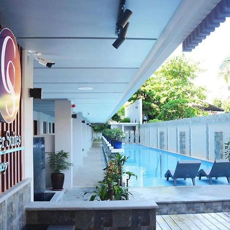 คอมแมนเดอร์ สวีท เดอ โบราไกย์ Hotel Manoc-Manoc ภายนอก รูปภาพ