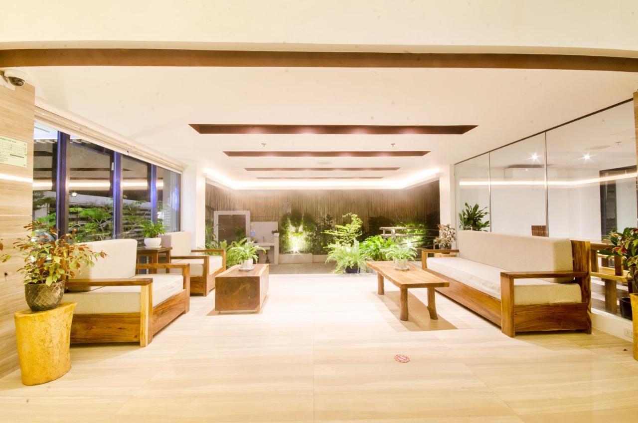 คอมแมนเดอร์ สวีท เดอ โบราไกย์ Hotel Manoc-Manoc ภายนอก รูปภาพ