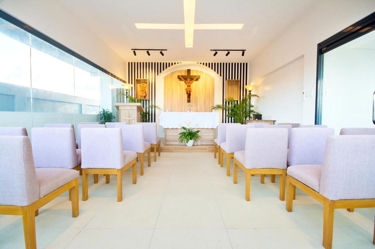 คอมแมนเดอร์ สวีท เดอ โบราไกย์ Hotel Manoc-Manoc ภายนอก รูปภาพ