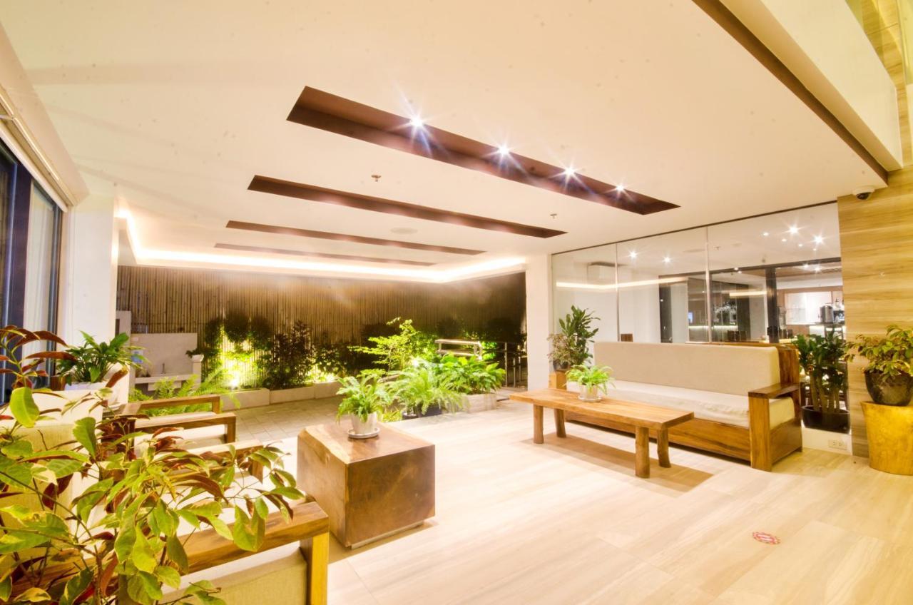 คอมแมนเดอร์ สวีท เดอ โบราไกย์ Hotel Manoc-Manoc ภายนอก รูปภาพ