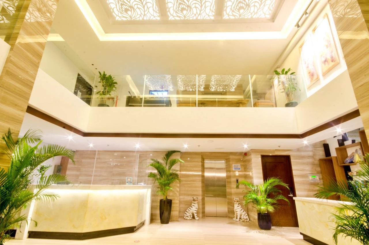 คอมแมนเดอร์ สวีท เดอ โบราไกย์ Hotel Manoc-Manoc ภายนอก รูปภาพ