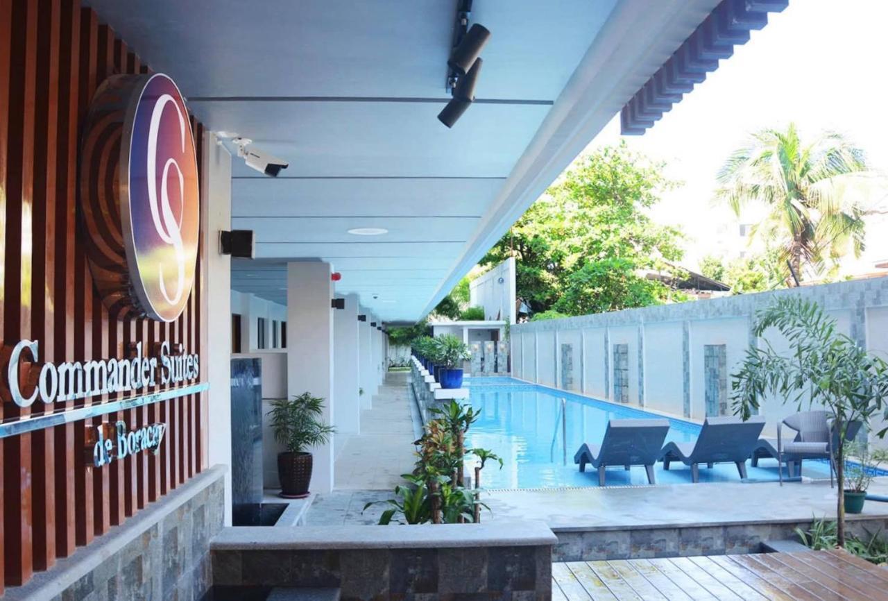 คอมแมนเดอร์ สวีท เดอ โบราไกย์ Hotel Manoc-Manoc ภายนอก รูปภาพ